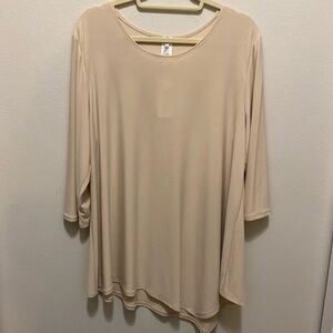 Come n See 1XL tan top new with tags, rounded neck, very flattering